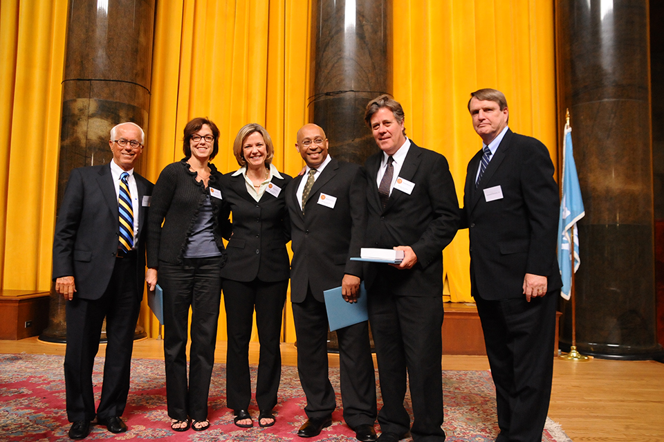 Richard Oppel, Anne Hull, Dana Priest, Michel du Cille, David Maraniss and Leonard Downie Jr.